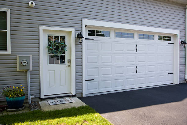 24/7 Emergency Garage Door Panel Replacement experts in Sparks, GA